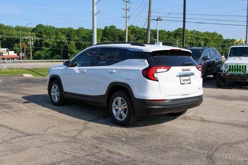 2022 GMC Terrain SLE