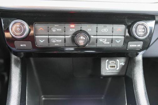 Silver Zynith Metallic Clearcoat 2025 Jeep Compass Limited