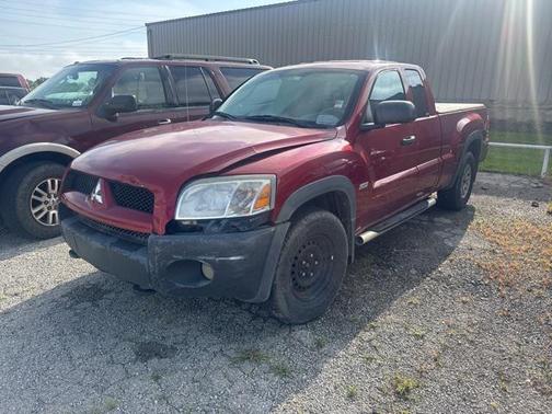 2006 Mitsubishi Raider Duro Cross V8