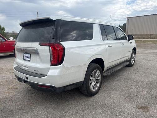 2022 GMC Yukon XL SLT