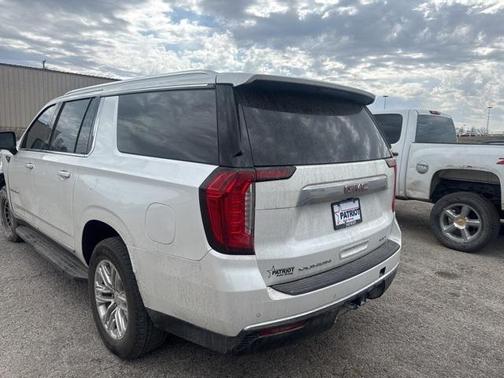 2022 GMC Yukon XL SLT