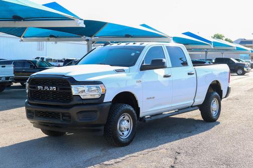 Bright White Clearcoat 2022 RAM 2500 Tradesman Crew Cab 4x4 6'4' Box