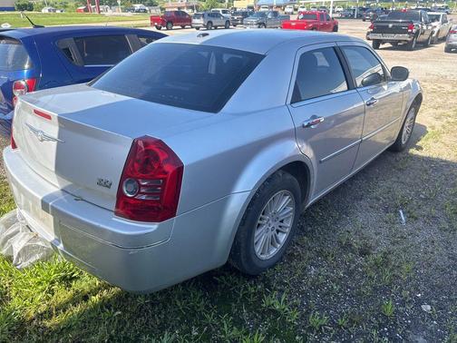 Bright Silver Metallic Clearcoat 2010 Chrysler 300 Touring/Signature/Executive Series