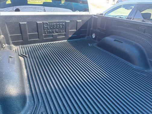 Bright White Clearcoat 2022 RAM 1500 Classic SLT