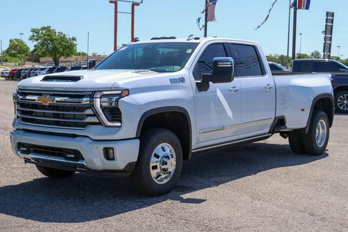 Polar White Tricoat 2026 Chevrolet Silverado 3500 High Country