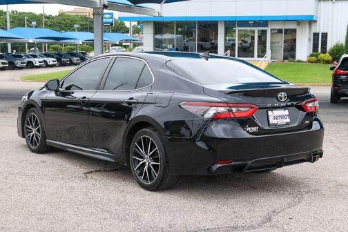 Midnight Black Metallic 2023 Toyota Camry SE