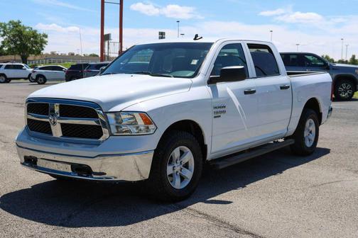Bright White Clearcoat 2022 RAM 1500 Classic SLT