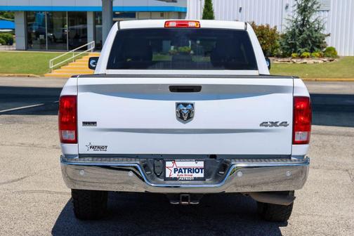 Bright White Clearcoat 2022 RAM 1500 Classic SLT