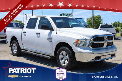 Bright White Clearcoat 2022 RAM 1500 Classic SLT