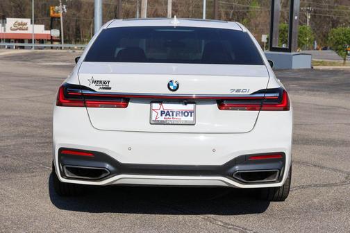 Alpine White 2020 BMW 750 i xDrive