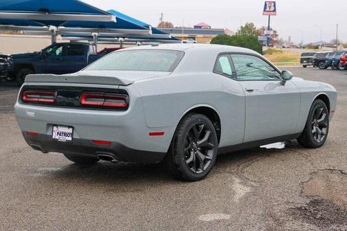 2021 Dodge Challenger SXT