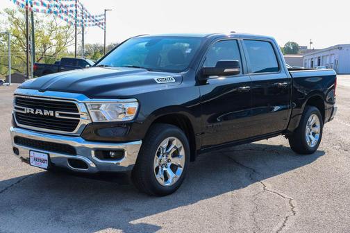Diamond Black Crystal Pearlcoat 2021 RAM 1500 Big Horn/Lone Star
