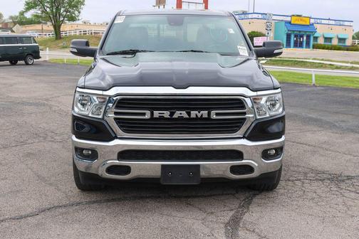 Diamond Black Crystal Pearlcoat 2021 RAM 1500 Big Horn/Lone Star