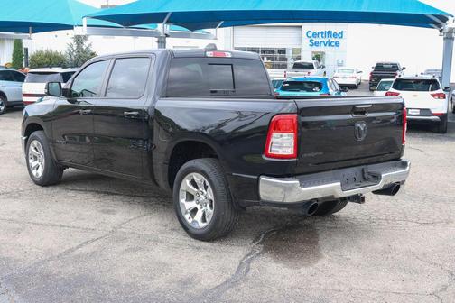 Diamond Black Crystal Pearlcoat 2021 RAM 1500 Big Horn/Lone Star
