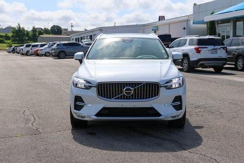 2023 Volvo XC60 B5 Plus Bright Theme