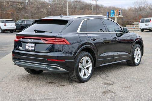 Orca Black Metallic 2021 Audi Q8 55 Premium