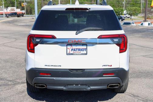 Summit White 2023 GMC Acadia AWD AT4