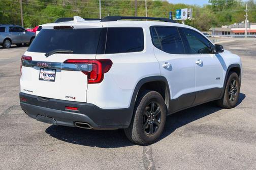Summit White 2023 GMC Acadia AWD AT4