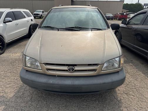 Desert Sand Mica 2000 Toyota Sienna XLE