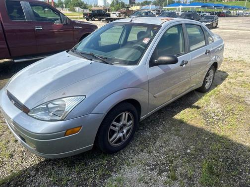 CD Silver Clearcoat Metallic 2001 Ford Focus SE