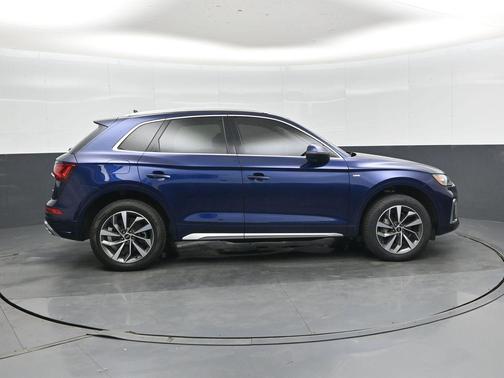 Navarra Blue Metallic 2024 Audi Q5 45 S line Premium Plus