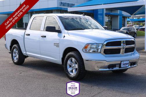 Bright White Clearcoat 2022 RAM 1500 Classic SLT