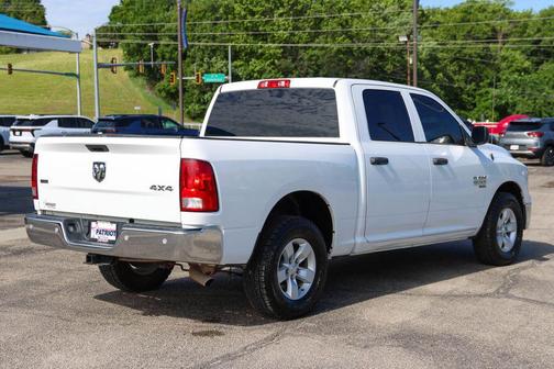Bright White Clearcoat 2022 RAM 1500 Classic SLT