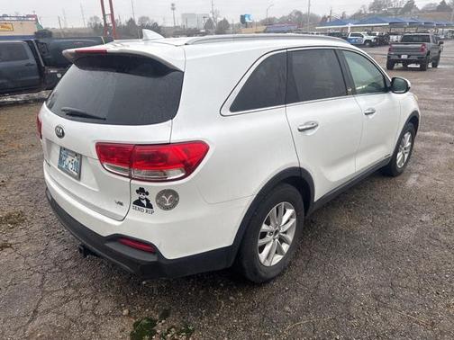 2016 Kia Sorento LX