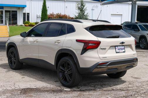 White Sands 2026 Chevrolet Trax FWD ACTIV