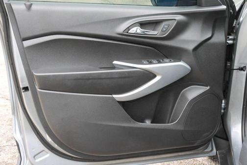 Sterling Gray Metallic 2026 Chevrolet Trax FWD 1RS