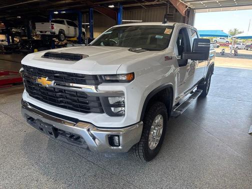 Summit White 2024 Chevrolet Silverado 2500 LT
