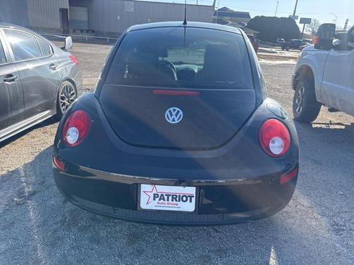 Black 2009 Volkswagen New Beetle S