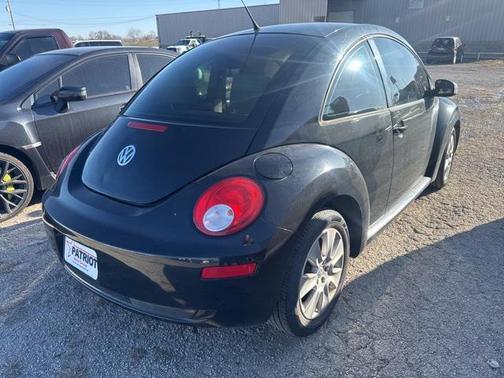 Black 2009 Volkswagen New Beetle S