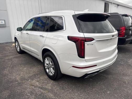 2023 Cadillac XT6 Luxury FWD