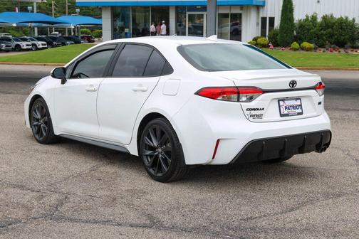 Ice Cap 2024 Toyota Corolla SE