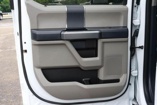 Oxford White 2022 Ford F-250 XLT