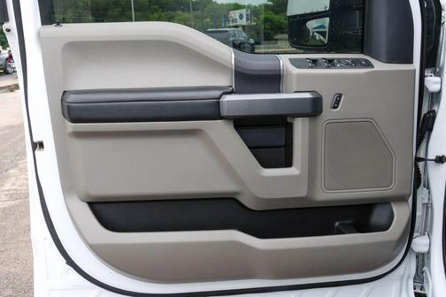 Oxford White 2022 Ford F-250 XLT