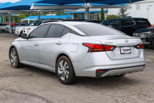 Brilliant Silver Metallic 2024 Nissan Altima S FWD