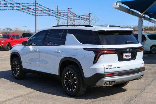 Polar White Tricoat 2026 Chevrolet Traverse AWD Z71