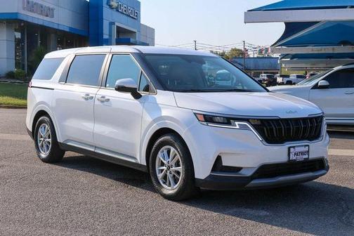 2024 Kia Carnival LX