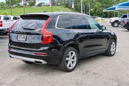 2021 Volvo XC90 T5 Momentum