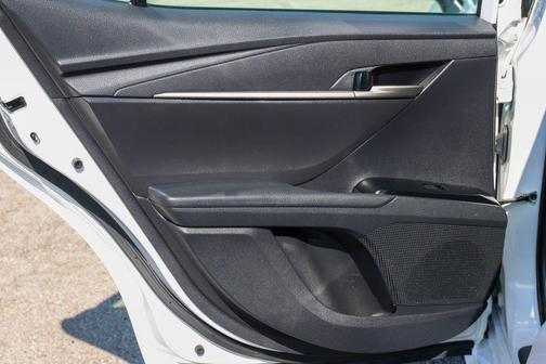 Ice 2025 Toyota Camry LE
