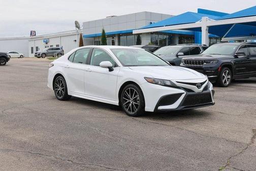 2023 Toyota Camry SE