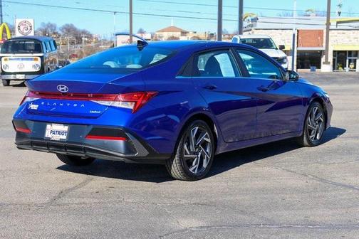 2024 Hyundai ELANTRA Limited