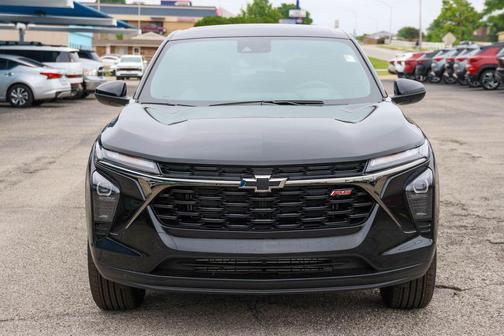 Mosaic Black Metallic 2026 Chevrolet Trax FWD 1RS