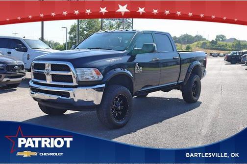 Brilliant Black Crystal Pearlcoat 2017 RAM 2500 Tradesman