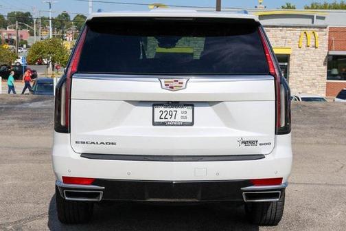 2022 Cadillac Escalade Premium Luxury