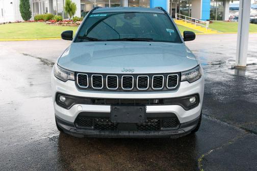 Silver Zynith Metallic Clearcoat 2025 Jeep Compass Latitude