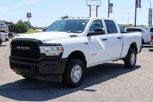 Bright White Clearcoat 2022 RAM 2500 Tradesman Crew Cab 4x4 6'4' Box
