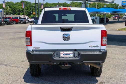 Bright White Clearcoat 2022 RAM 2500 Tradesman Crew Cab 4x4 6'4' Box